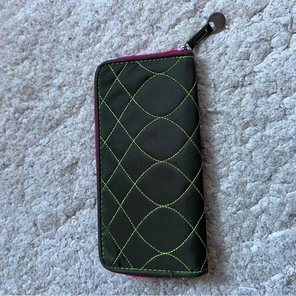 Travelon NWOT Hunter Green, Neon Green, Pink Zip Around Travel Wallet - Picture 2 of 10